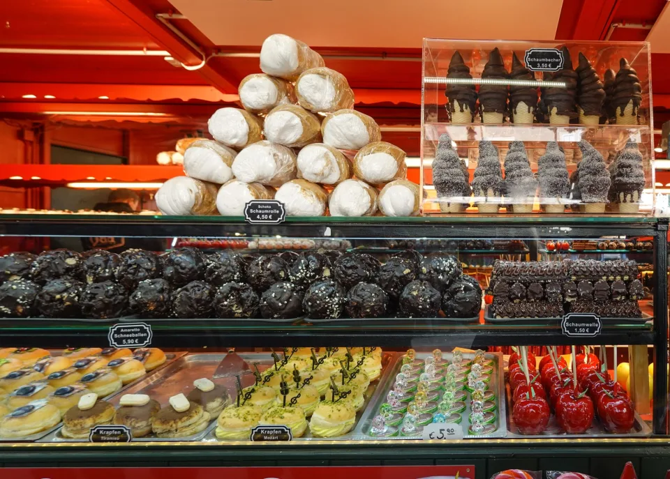 Bánh kem sinh nhật trang trí hoa